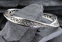 Load image into Gallery viewer, Sterling Silver Bangle, Arapahoe, View #1