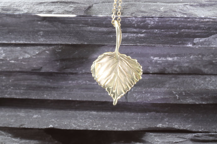 14 K Yellow Gold Hand Crafted Aspen leaf Pendant Necklace, Image #1