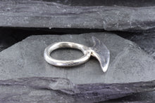 Load image into Gallery viewer, Alpinvita Sterling Silver Ring
