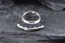 Load image into Gallery viewer, Sterling Silver Alpinvita Ring, Size 6.5, View #6
