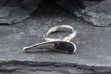 Load image into Gallery viewer, Sterling Silver Alpinvita Ring, Size 7, View #4
