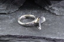 Load image into Gallery viewer, Sterling Silver Alpinvita Ring, Size 7, View #5
